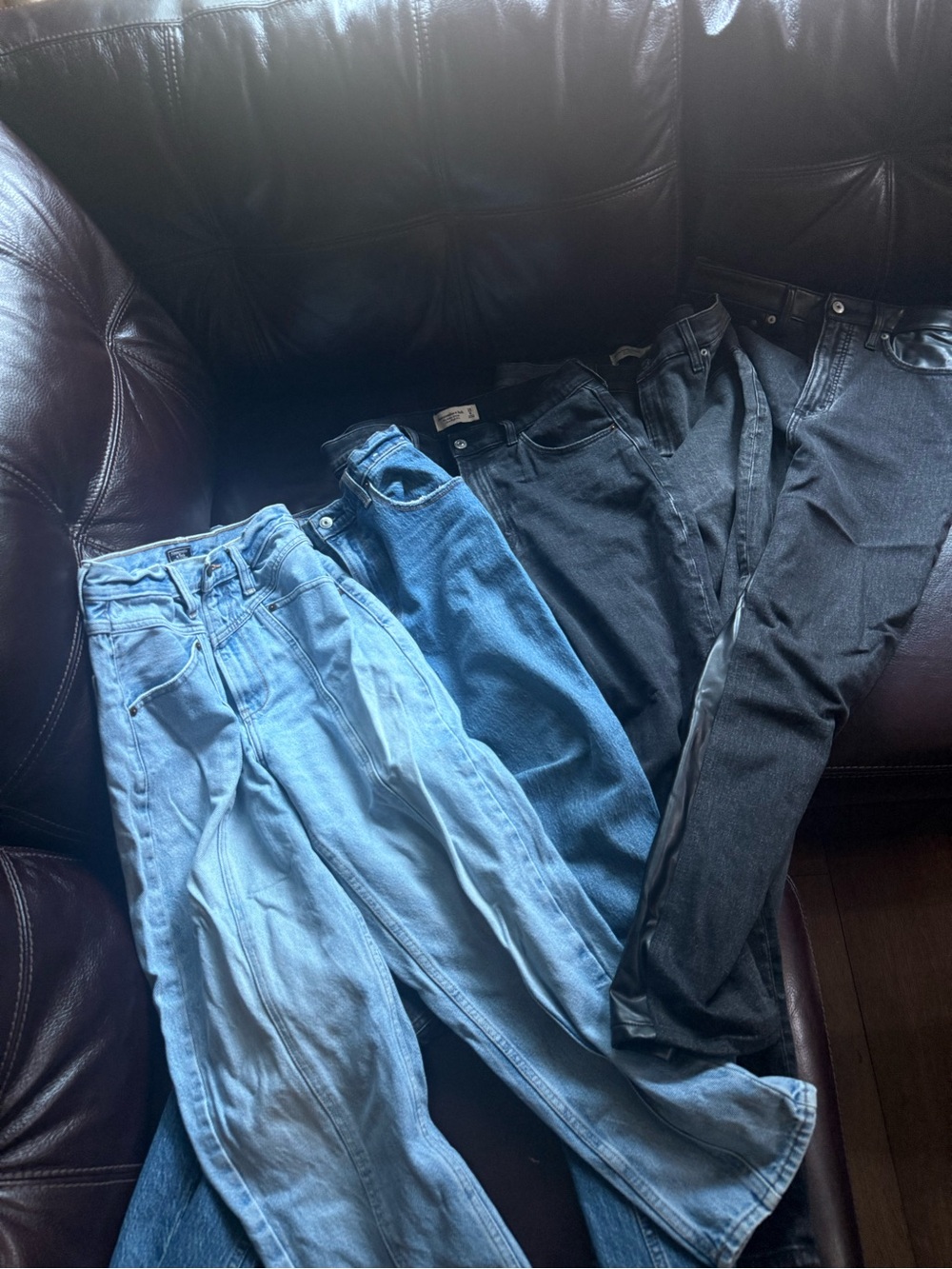 6 pair of women’s Abercrombie & Fitch Jeans size 6/28
